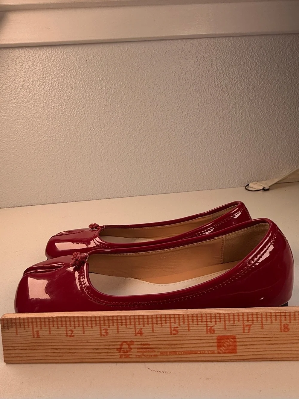 RABOESY Red Patent Tabi Split Toe Ballet Flats EU 39 US 8.5 Shoes